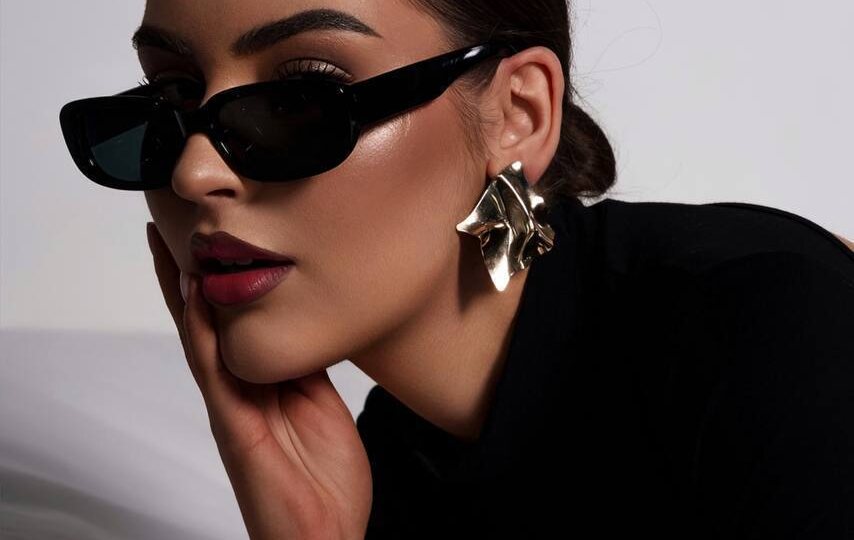 Черные точки на носу и подбородке?