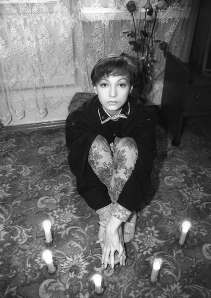 Запомним её такой – красивой, ухоженной, молодой, с задумчивым взглядом больших глаз. 