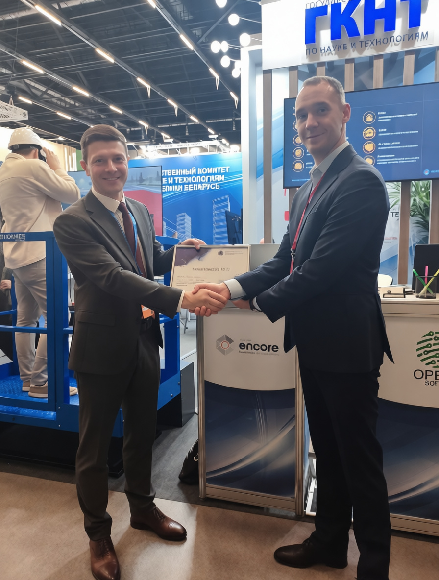 Заместитель председателя Ассоциации технопарков П.Щербин и заместитель директора по маркетингу  ООО "Энкор студио" А.Куракевич
