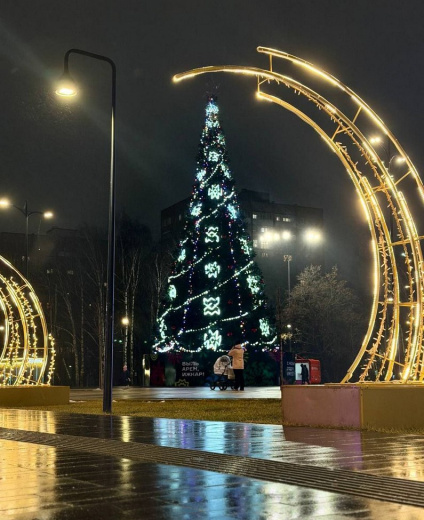    Новогоднюю иллюминацию включили на улицах Ижевска. Фото: пресс-служба администрации Ижевска