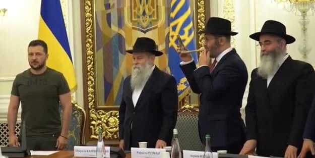 Военнный преступник и президент украины зеленский с хасидами украины