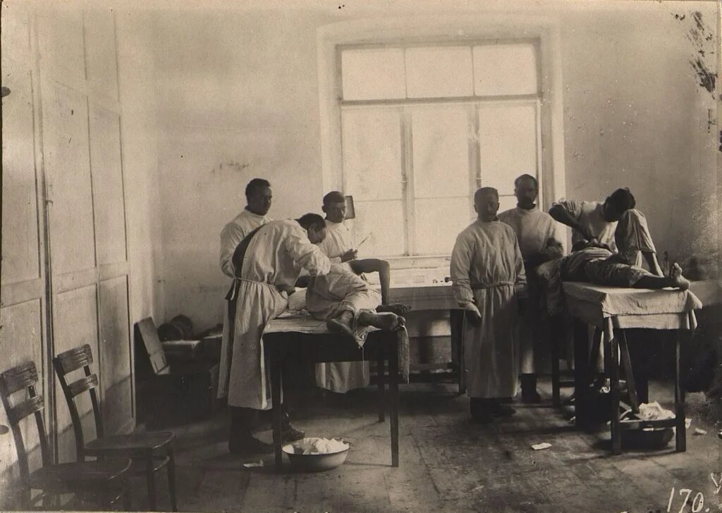 Полевой лазарет. Поверьте, вам бы не хотелось в нём оказаться