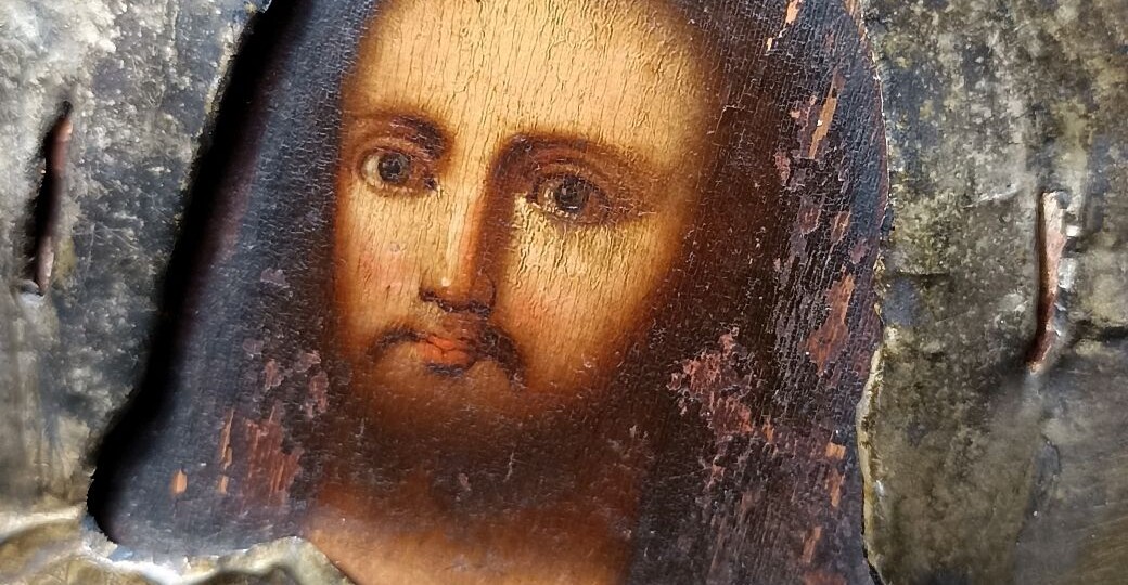 Как отличить старинную икону от подделки: гид эксперта по деталям, которые не скрыть