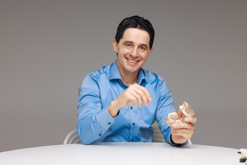 Фотография взята с сайта стоматологии Дмитрович Фэмили https://www.dmitrovich.ru/