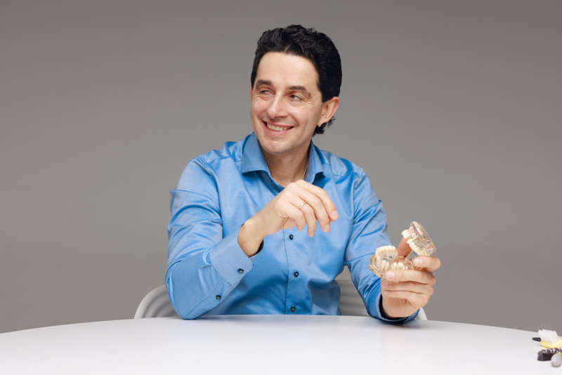 Фотография взята с сайта стоматологии Дмитрович Фэмили https://www.dmitrovich.ru/