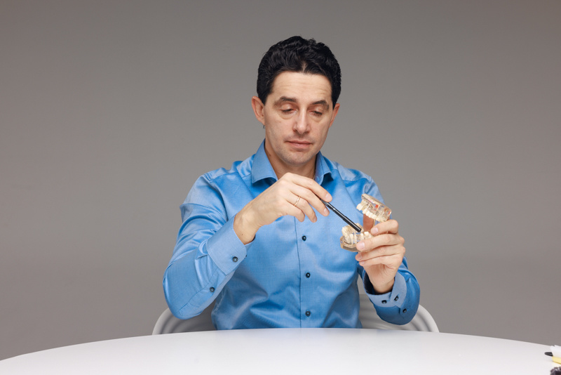 Фотография взята с сайта стоматологии Дмитрович Фэмили https://www.dmitrovich.ru/