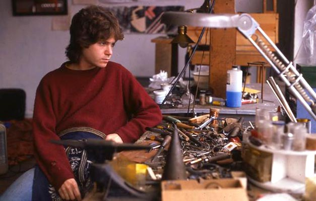 Роберт Ли Моррис в молодости в своей мастерской