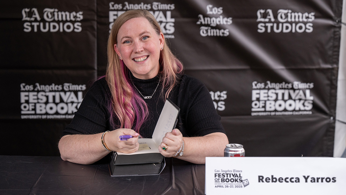   Amanda Edwards / Getty Images- Ребекка Яррос