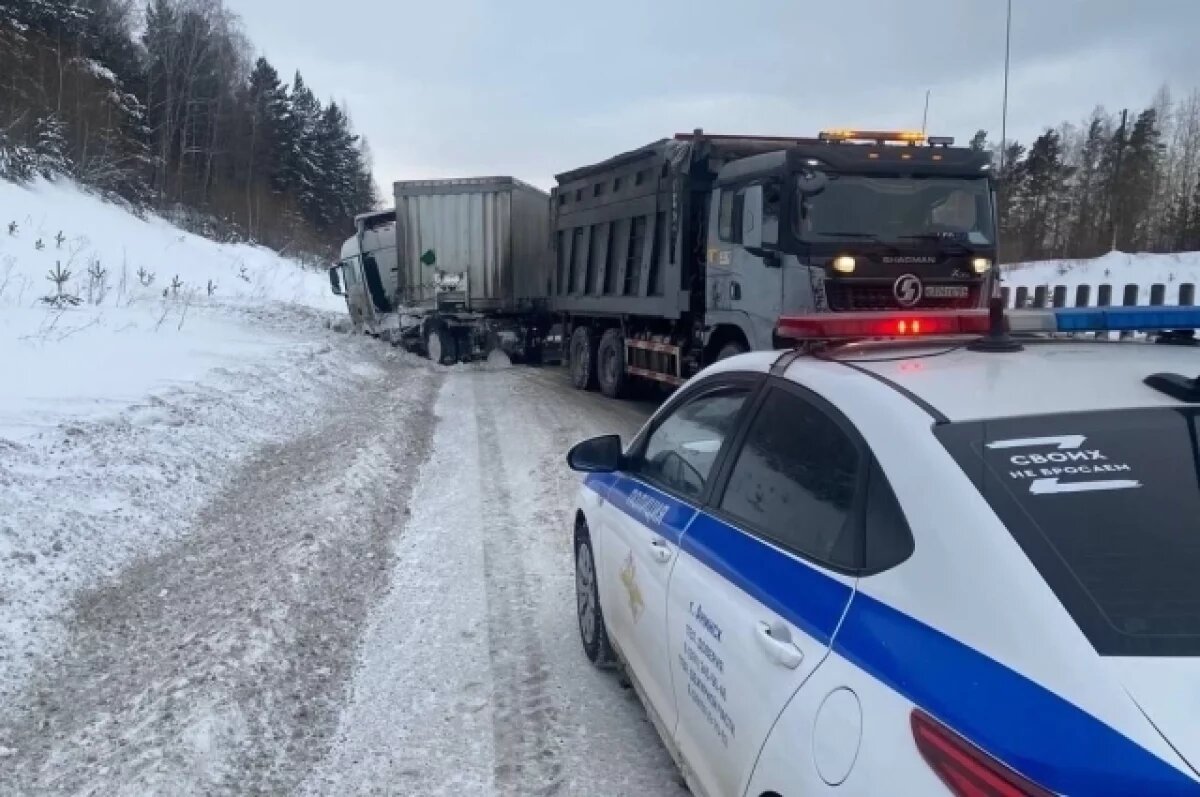    Под Красноярском восстановили движение на трассе Р-255 «Сибирь»