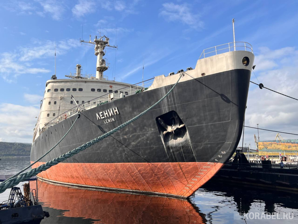 Ледокол "Ленин" у причала в Мурманске / Фото: Корабел. Ру  📷
