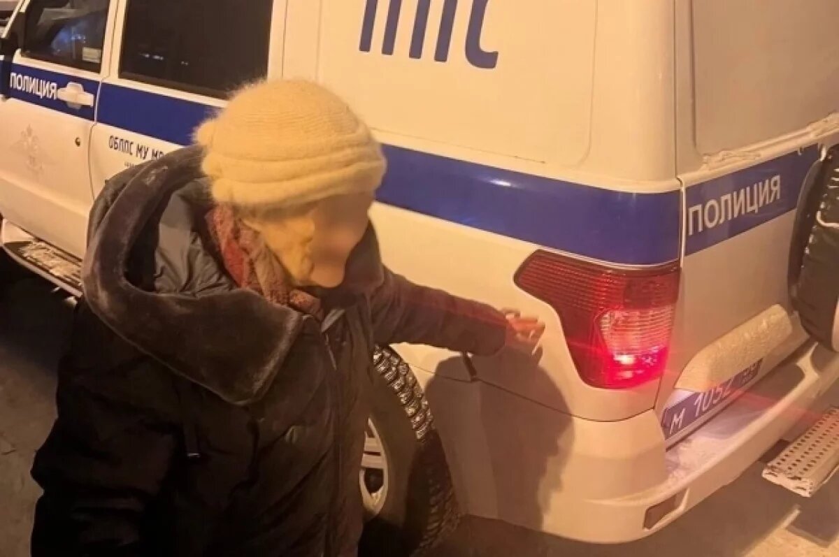    В Иркутске полицейские не дали замерзнуть пенсионерке в 30-градусный мороз