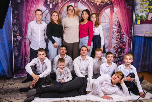    Акция «Новый год в кругу семьи» // Фот официальный портал правительства Ростовской области