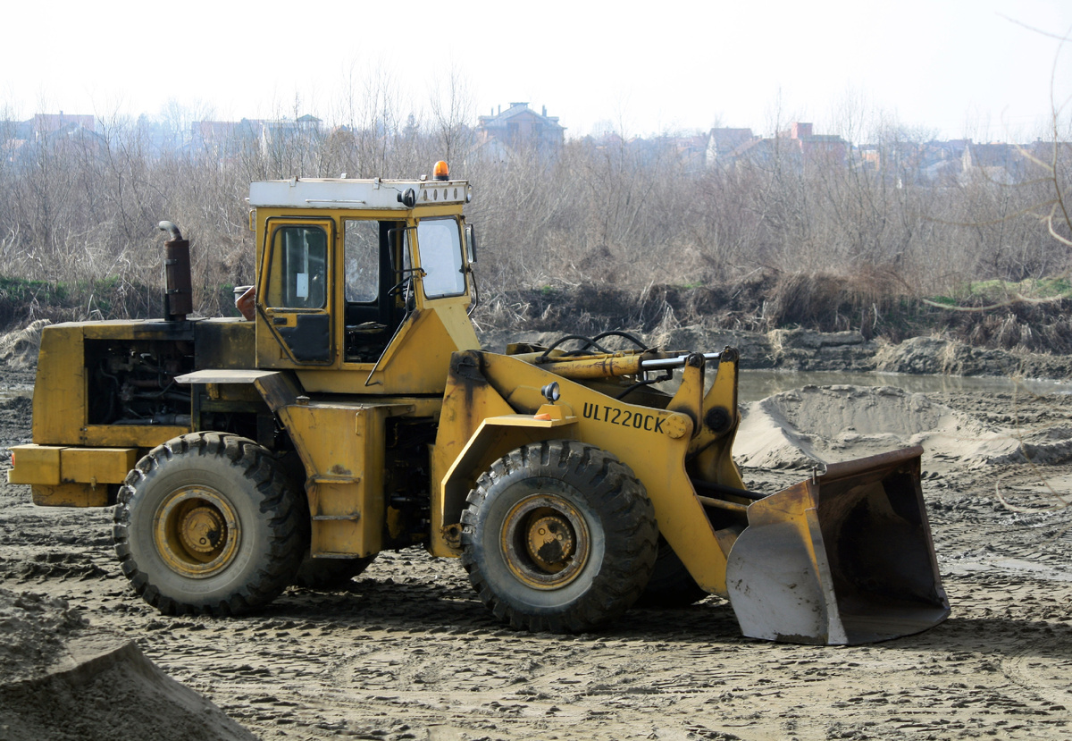 Фронтальный погрузчик 14. октобар