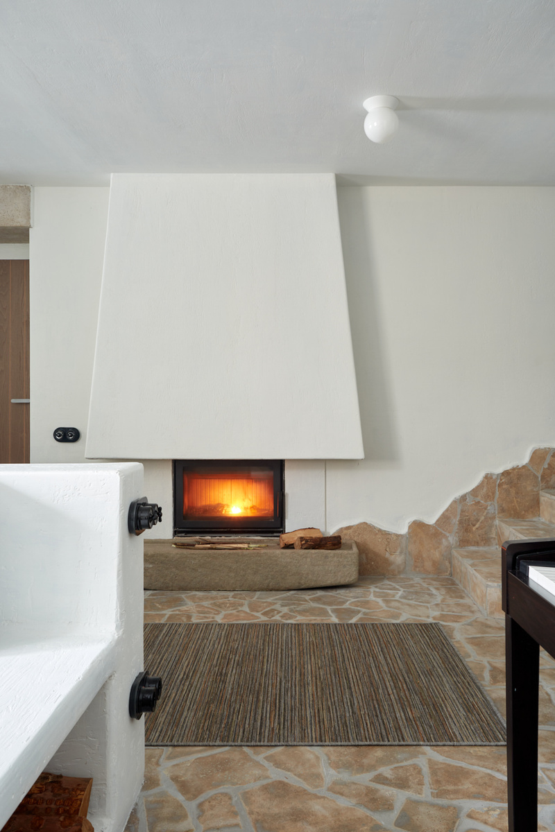 Камень в интерьер — это жест уверенности.