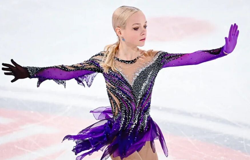    Мама чемпионки бьёт дочь на видео: Плющенко и Рудковская разоблачили жестокость родительницы