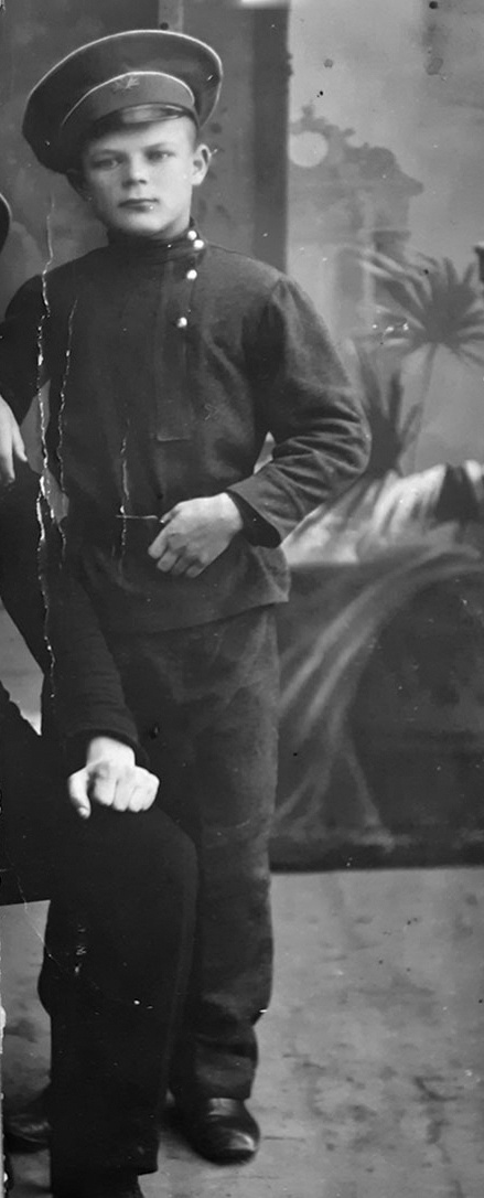 Филипп Голиков - ученик 5-го класса гимназии. 1915 г.