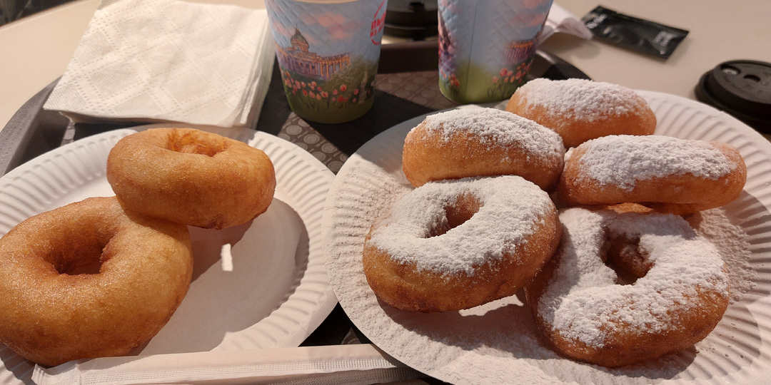 Петербург. Без очереди и с сюрпризом. Побывала в кафе"Пышки из детства" на Малой Садовой