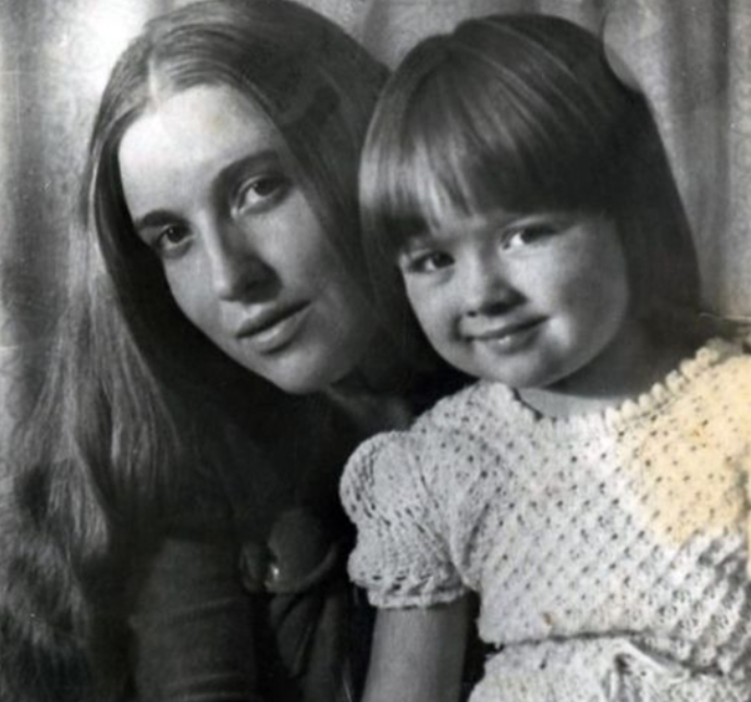 Майя Никаноркина с дочерью Никой Турбиной