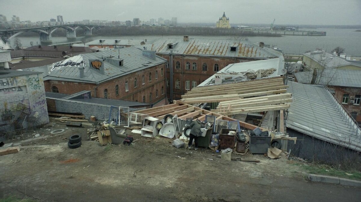    Нижний Новгород в сериале «Камбэк»   Режиссер: Динар Гарипов, сценарий: Илья Куликов, Алексей Иванов, Василий Внуков, композитор: Антон Севидов, Андрей Тимонин, художник: Иван Кузьменков, Александра Филимонова, Юлия Щукина / Фрагмент из сериала «Камбэк»