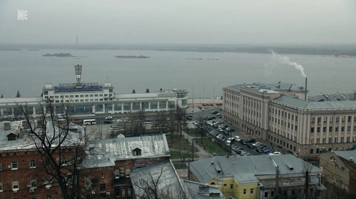    Нижний Новгород в сериале «Камбэк»   Режиссер: Динар Гарипов, сценарий: Илья Куликов, Алексей Иванов, Василий Внуков, композитор: Антон Севидов, Андрей Тимонин, художник: Иван Кузьменков, Александра Филимонова, Юлия Щукина / Фрагмент из сериала «Камбэк»