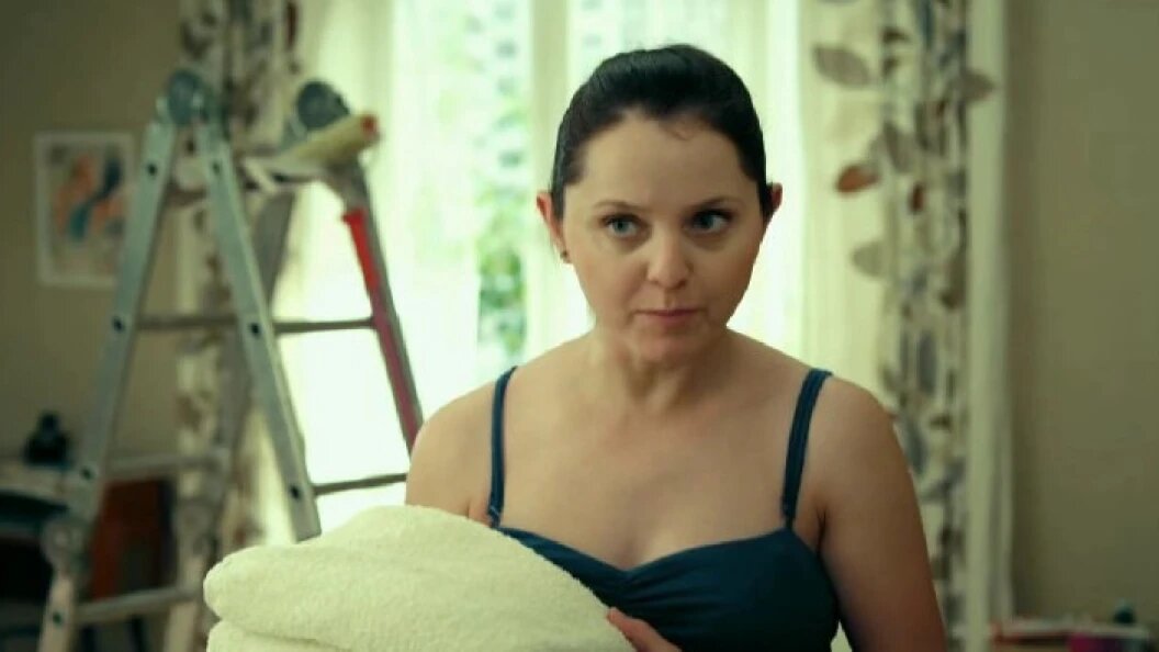    Кадр из сериала "СашаТаня" (2023-настоящее время). Режиссёр Александр Потапов, Comedy Club Production, Okko Studios, Norm Production