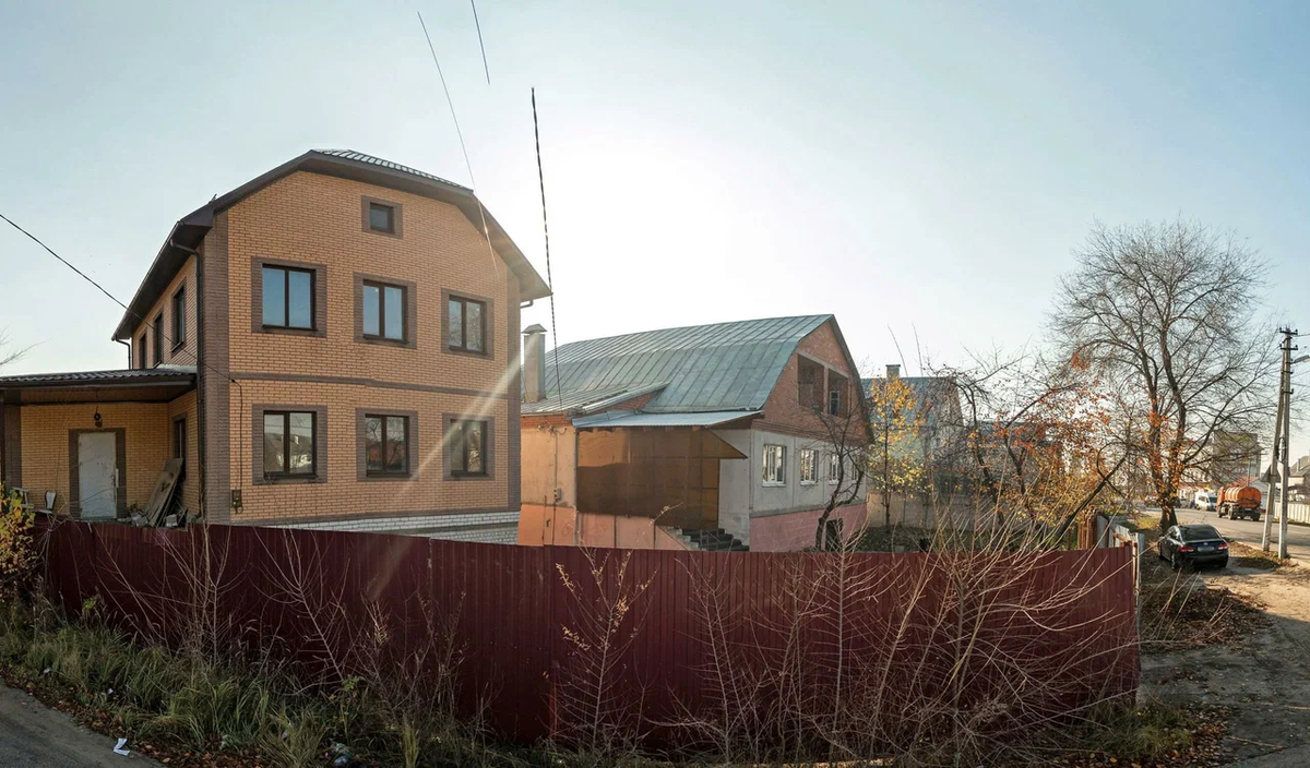 Здание пансионата «Райский уголок»