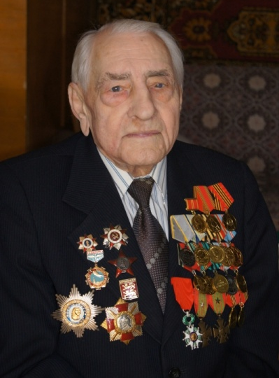 Это - неправда, что всего двое советских офицеров удостоены этой боевой награды Франции