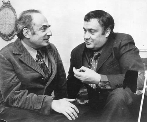 Авторы пьесы "С лёгким паром! или Однажды в новогоднюю ночь…" Эльдар Рязанов и Эмиль Брагинский