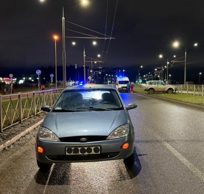    ВАЗ снес ограждение на Лососинском шоссе в ПетрозаводскеГосавтоинспекция Петрозаводск