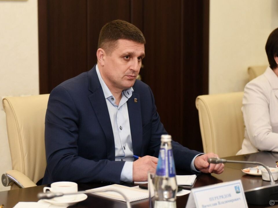    Глава Барнаула встретился с руководителями фракций БГД. Источник: barnaul.org