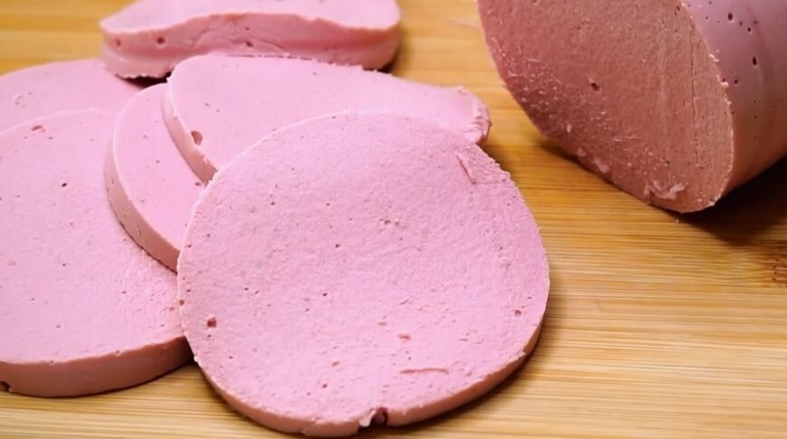 Домашняя вареная колбаса: вкусный и простой рецепт