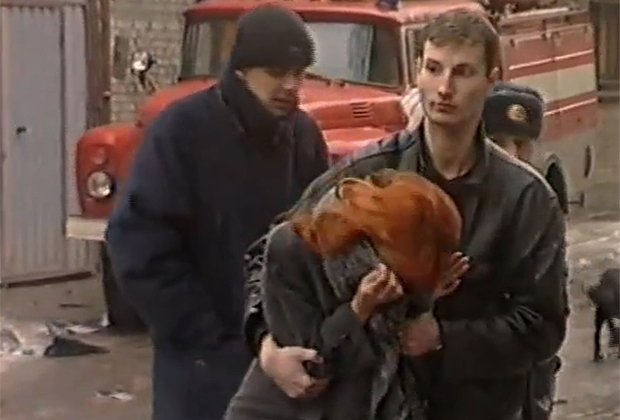 Обстановка у дома №6 по Большой Разночинной улице в момент пожара
Кадр: страница «Пожарная охрана Санкт-Петербурга.Телесюжеты» во «ВКонтакте»