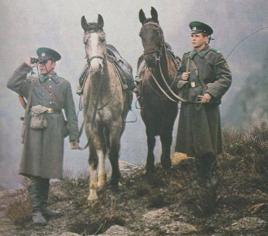 Не я, но было  так же. Спасибо https://cdn.trinixy.ru/pics5/20170830/pogran_vojska_10.jpg