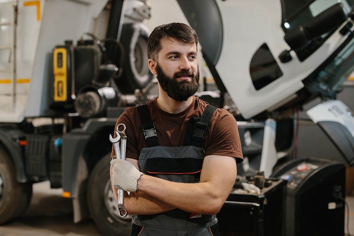 У опытного мастера хорошие карьерные перспективы. Источник: Dmytro Sheremeta / Shutterstock / FOTODOM📷
