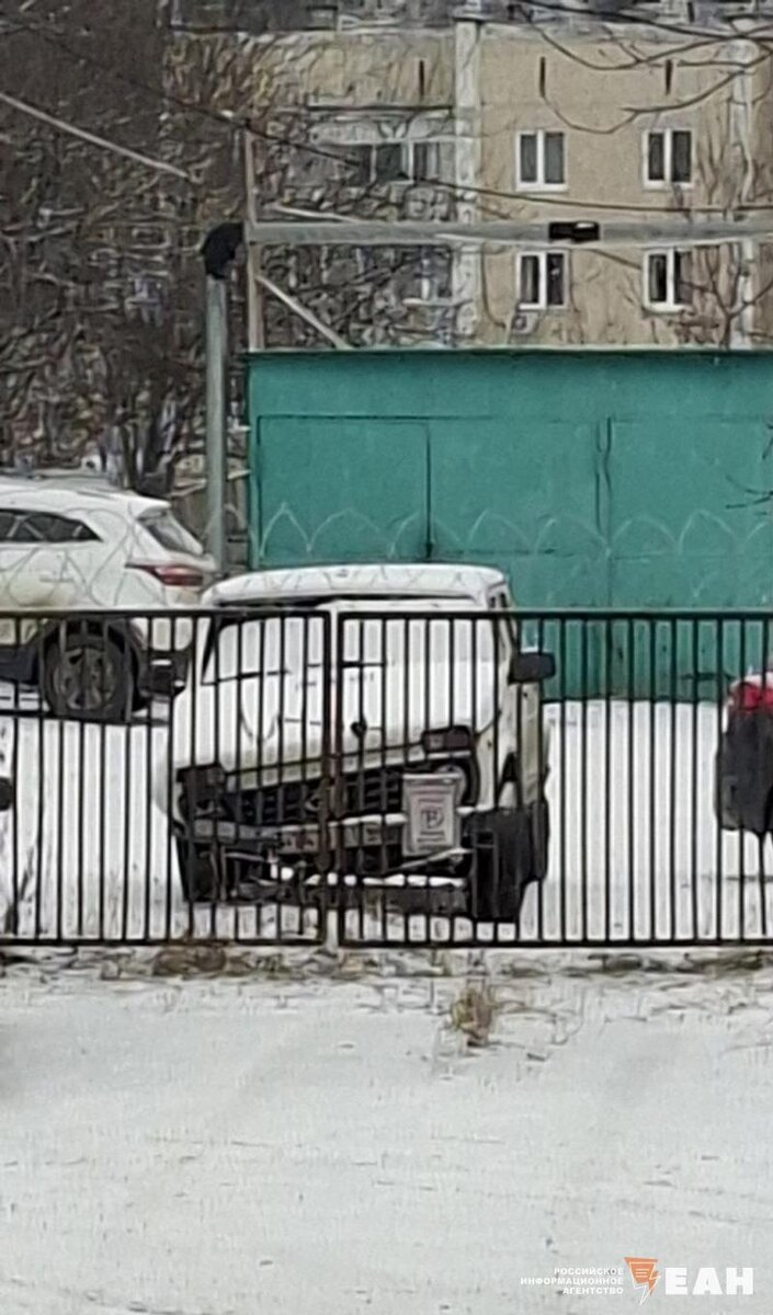    Читатель ЕАН / Разбитая полицейская машина