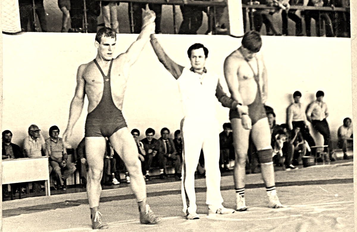 Александр Карелин