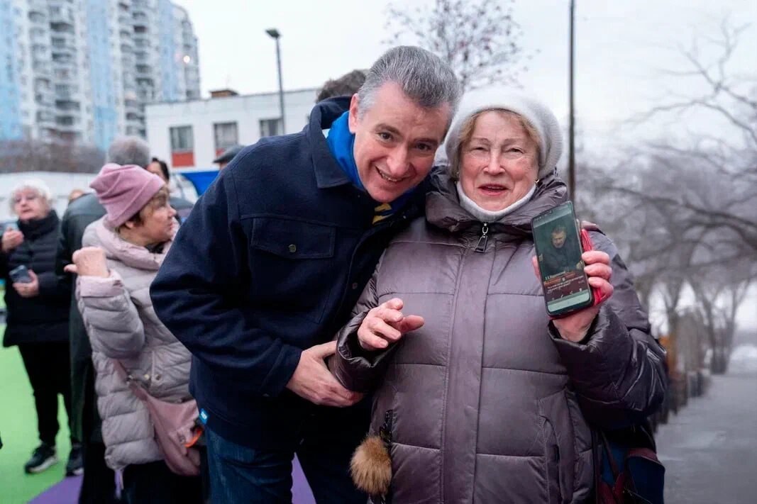 Председатель ЛДПР Леонид Слуцкий на встрече с представителями старшего поколения в Москве 