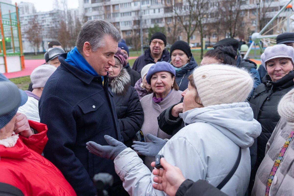 Председатель ЛДПР Леонид Слуцкий на встрече с представителями старшего поколения в Москве