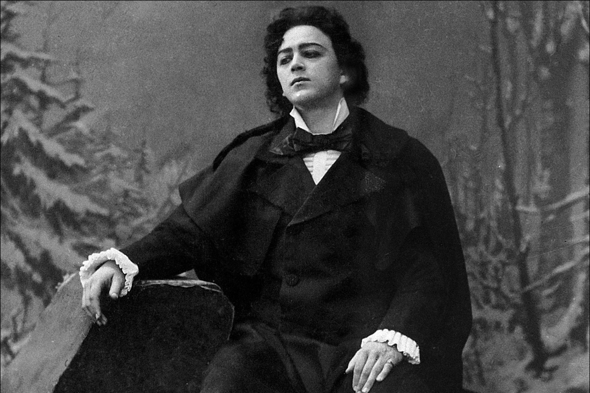    Леонид Собинов в образе Ленского в опере Чайковского "Евгений Онегин" на сцене Большого театра. 1912 год. / РИА Новости