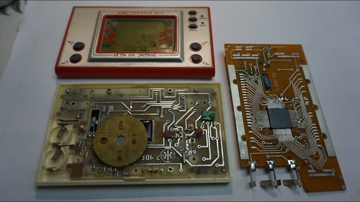 Изображение создано для демонстрации возможного процесса ремонта и не является инструкцией. Все действия с электронными устройствами требуют осторожности и соответствующих навыков. Товарные знаки принадлежат их владельцам.