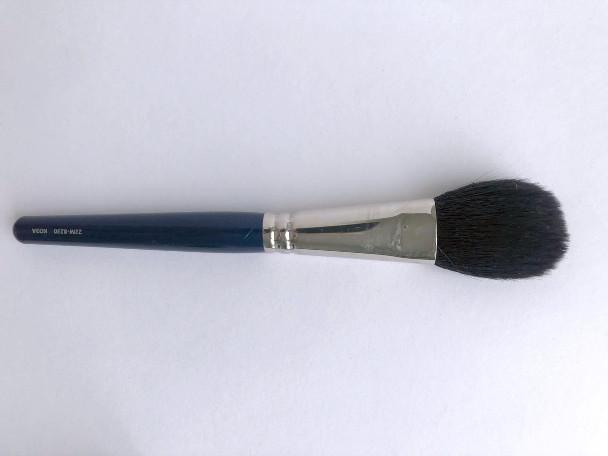 Кисть для пудры из моего кейса. Натуральный окрашенный ворс.