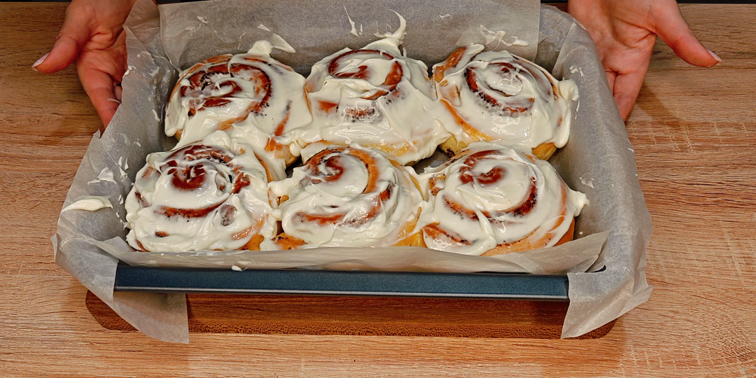 Пуховые булочки синнабон с шоколадом