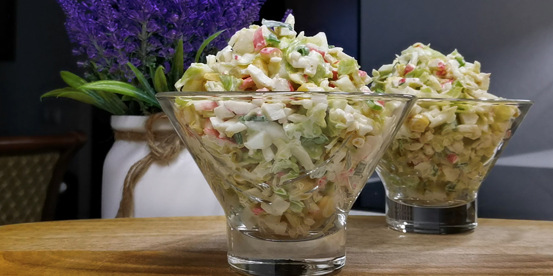 Гости еще ни разу не смогли понять из чего этот роскошный салат, а он из самых простых ингредиентов. Новый рецепт на праздничный стол