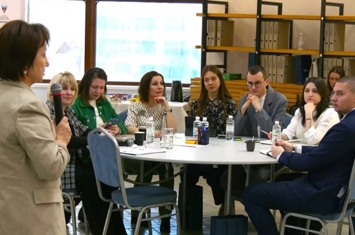     Наталья Стребкова рассказала молодым о своей работе.