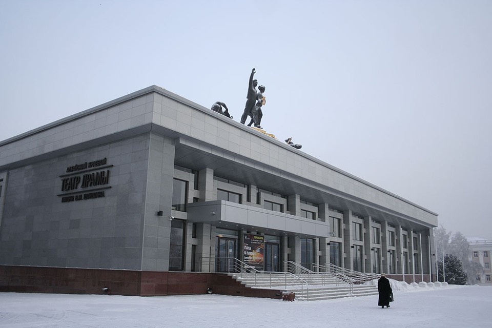    Театры и музеи уже сформировали свою новогоднюю программу Олег УКЛАДОВ