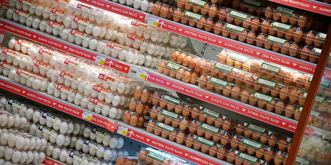 В Тбилиси пропали яйца? Почему грузины в панике раскупают яйца и куда они делись?