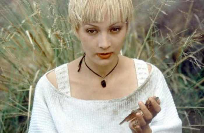 Ксения Качалина в фильме «Тот, кто нежнее», 1996