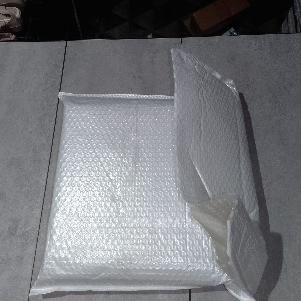     В пупырчатом пакете — как приехала с доставки