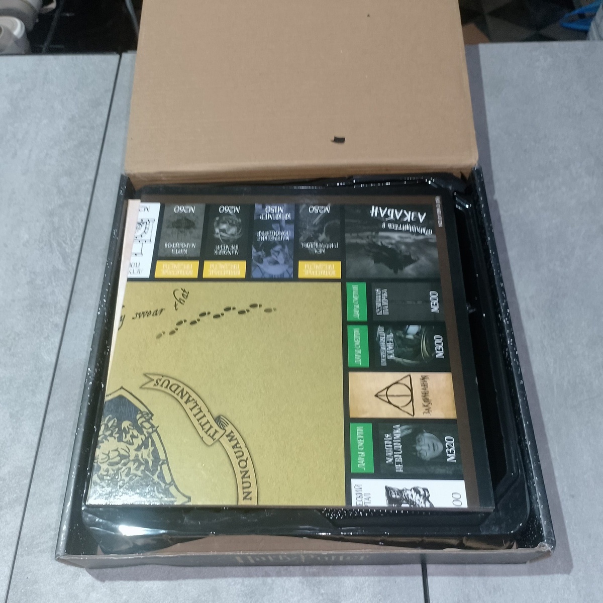     Коробка: внутри