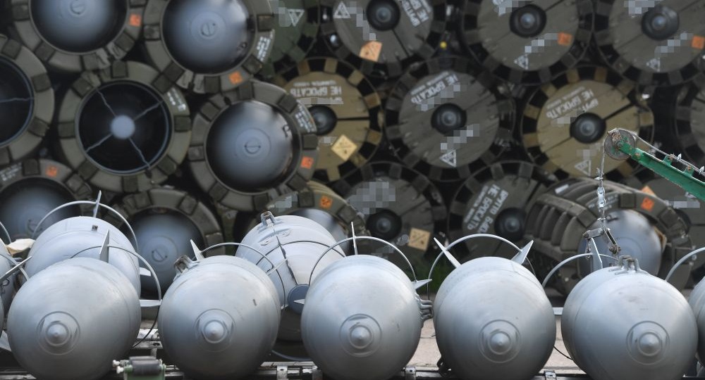 ФАБ-1500 снесла гостиницу с бойцами ВСУ, дрон снял это на видео